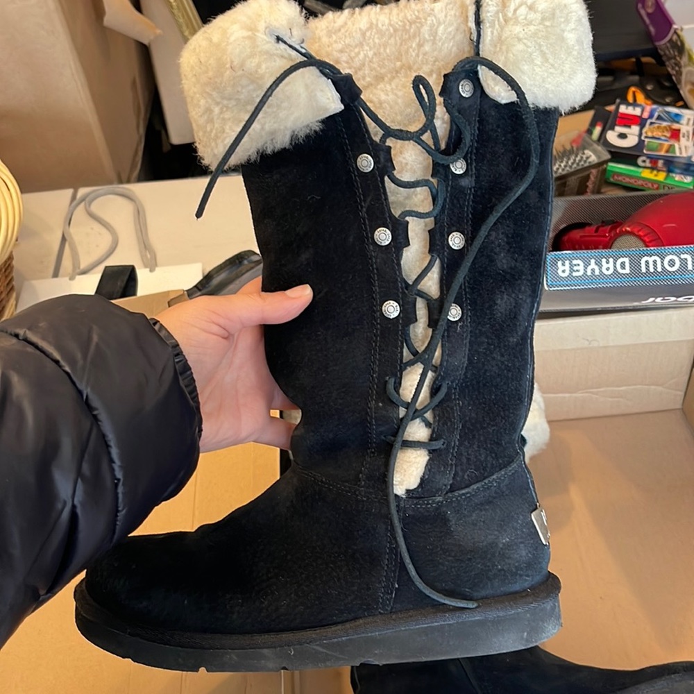 UGGS